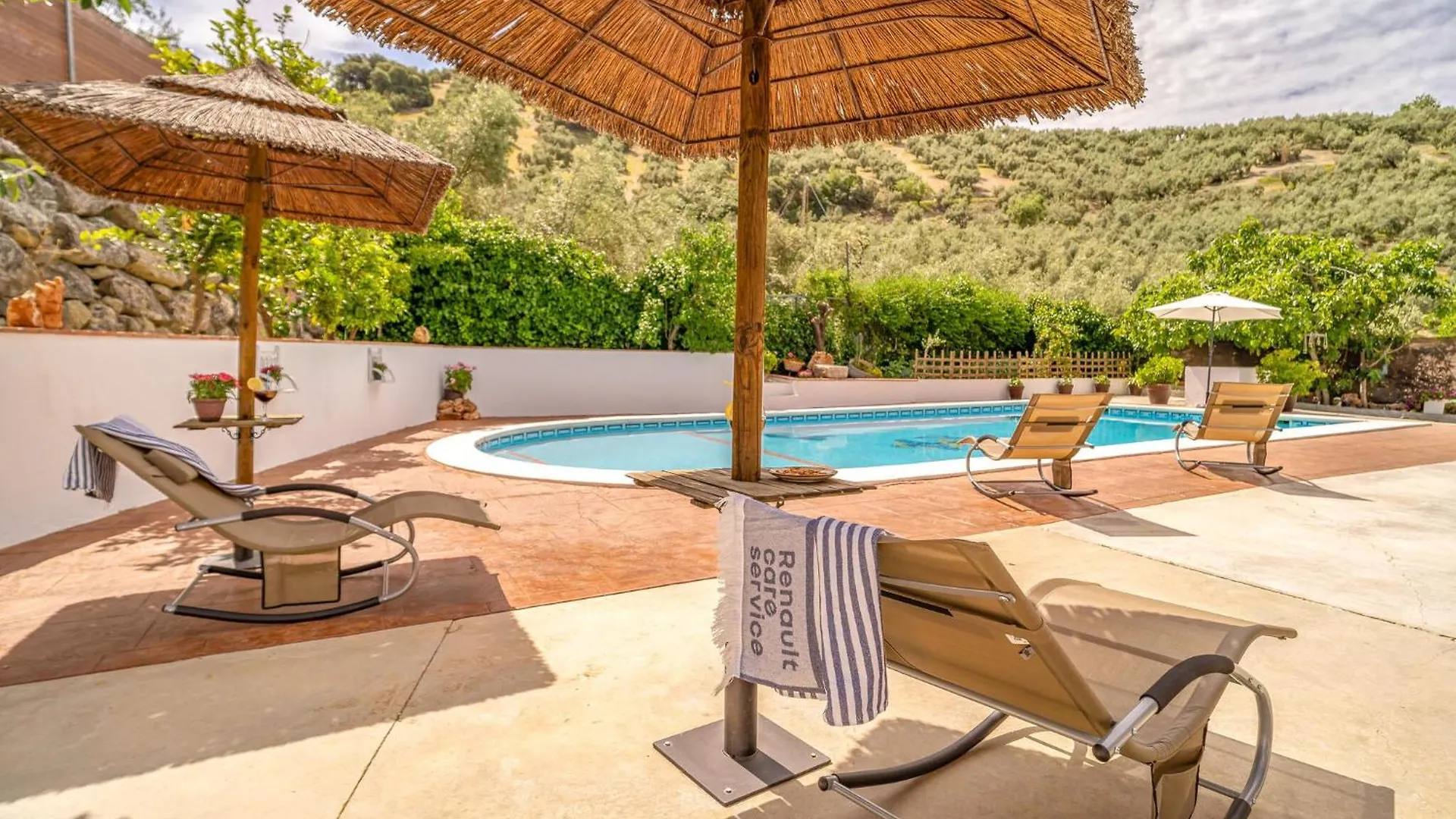 4 Bedroom Cozy Home In Iznajar